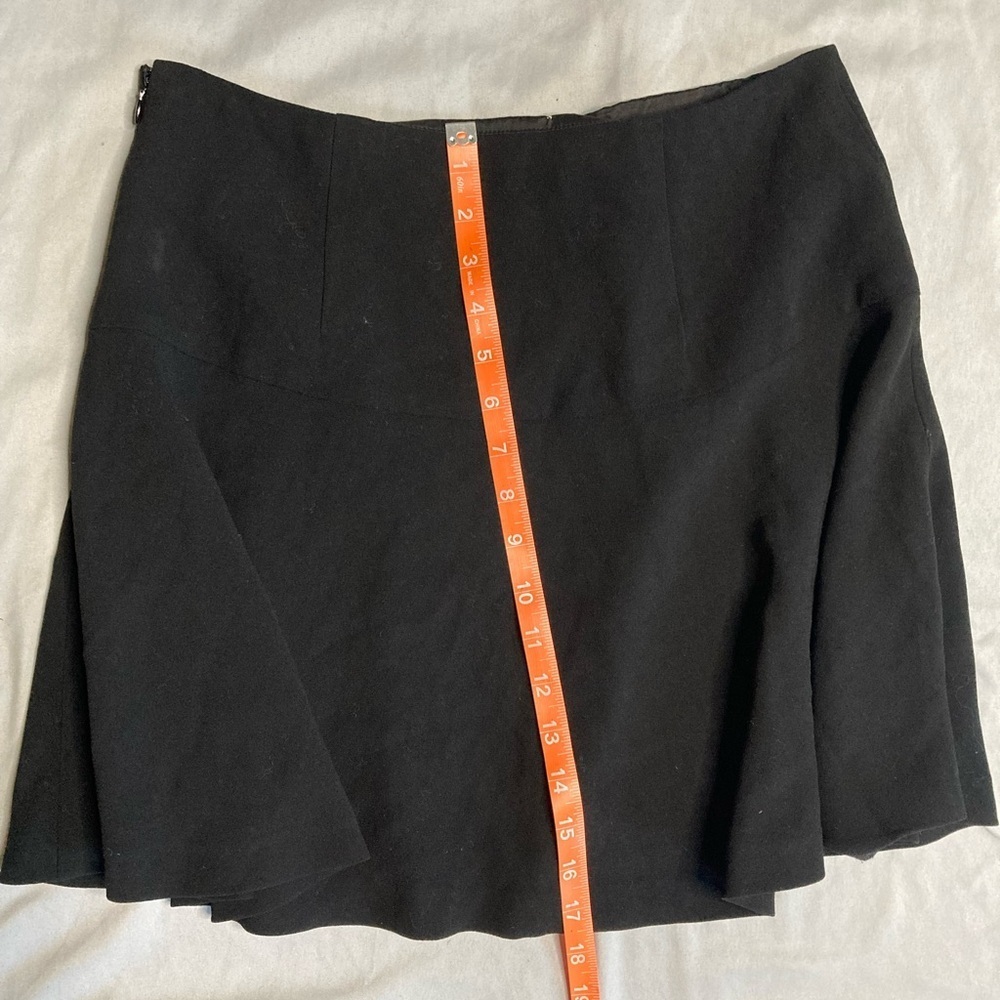 Women's Black Flattering A-line Miniskirt - Picture 4 of 6